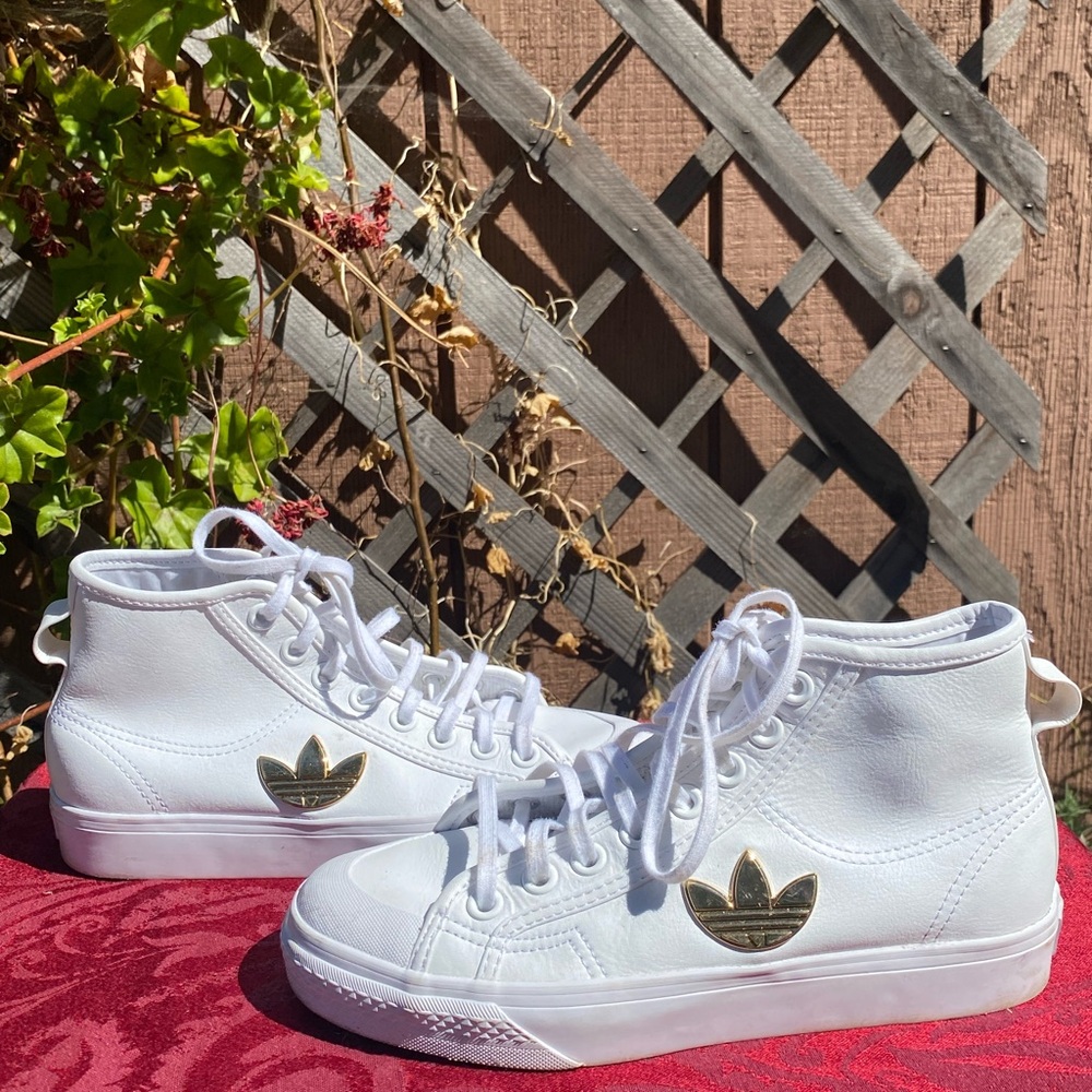 Adidas white high top sneakers gold placker
